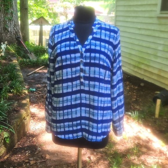 A.n.a Semi-sheer Navy Blue & White Blouse - Picture 2 of 10